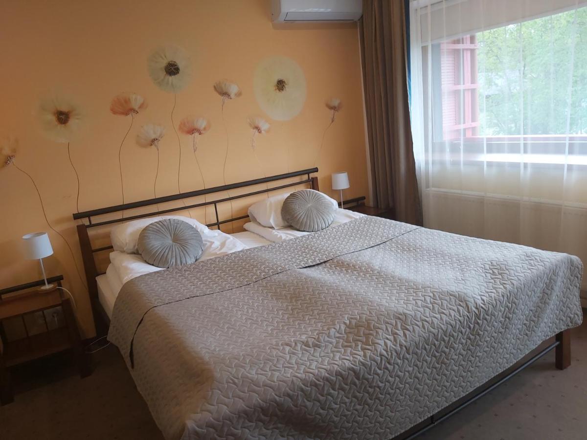 Hotel Green Smiltynė Panevėžys Buitenkant foto