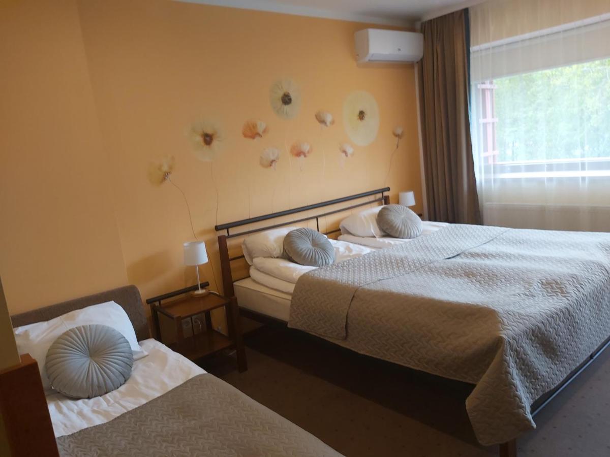 Hotel Green Smiltynė Panevėžys Buitenkant foto