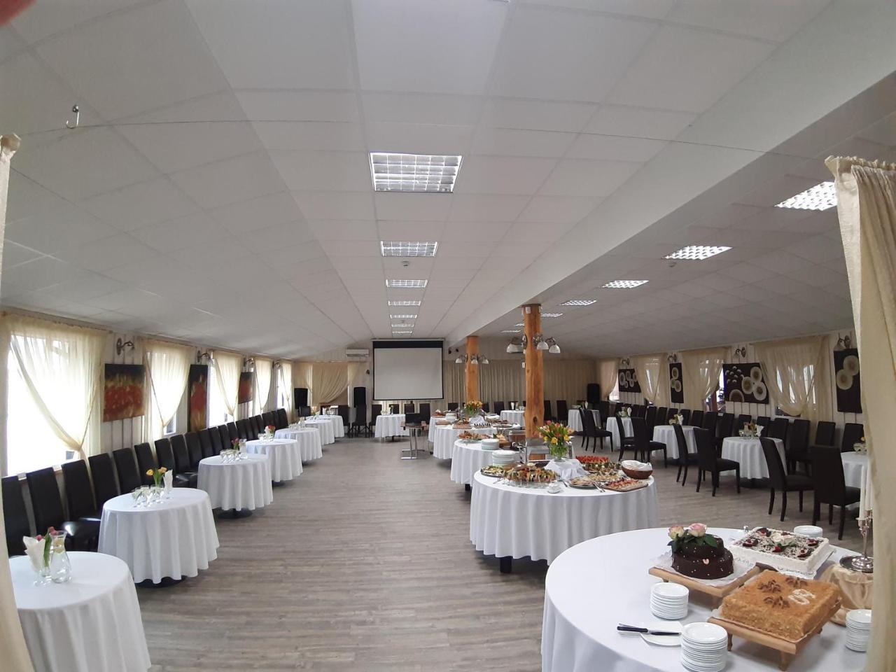 Hotel Green Smiltynė Panevėžys Buitenkant foto